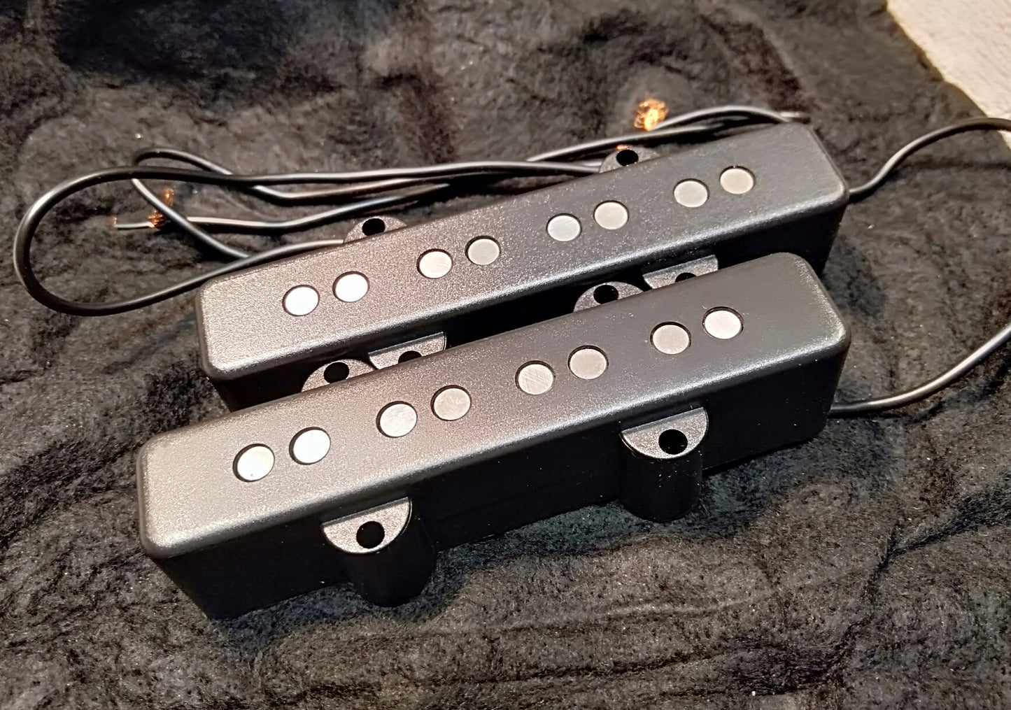 HÄUSSEL J bass pickups. NOS