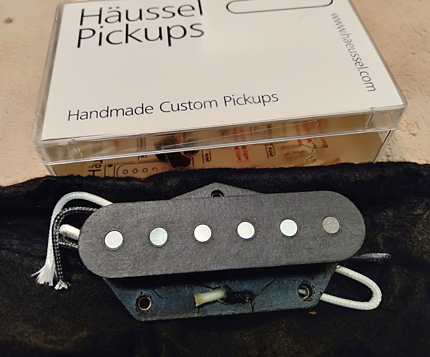 HÄUSSEL Tele pickup. NOS