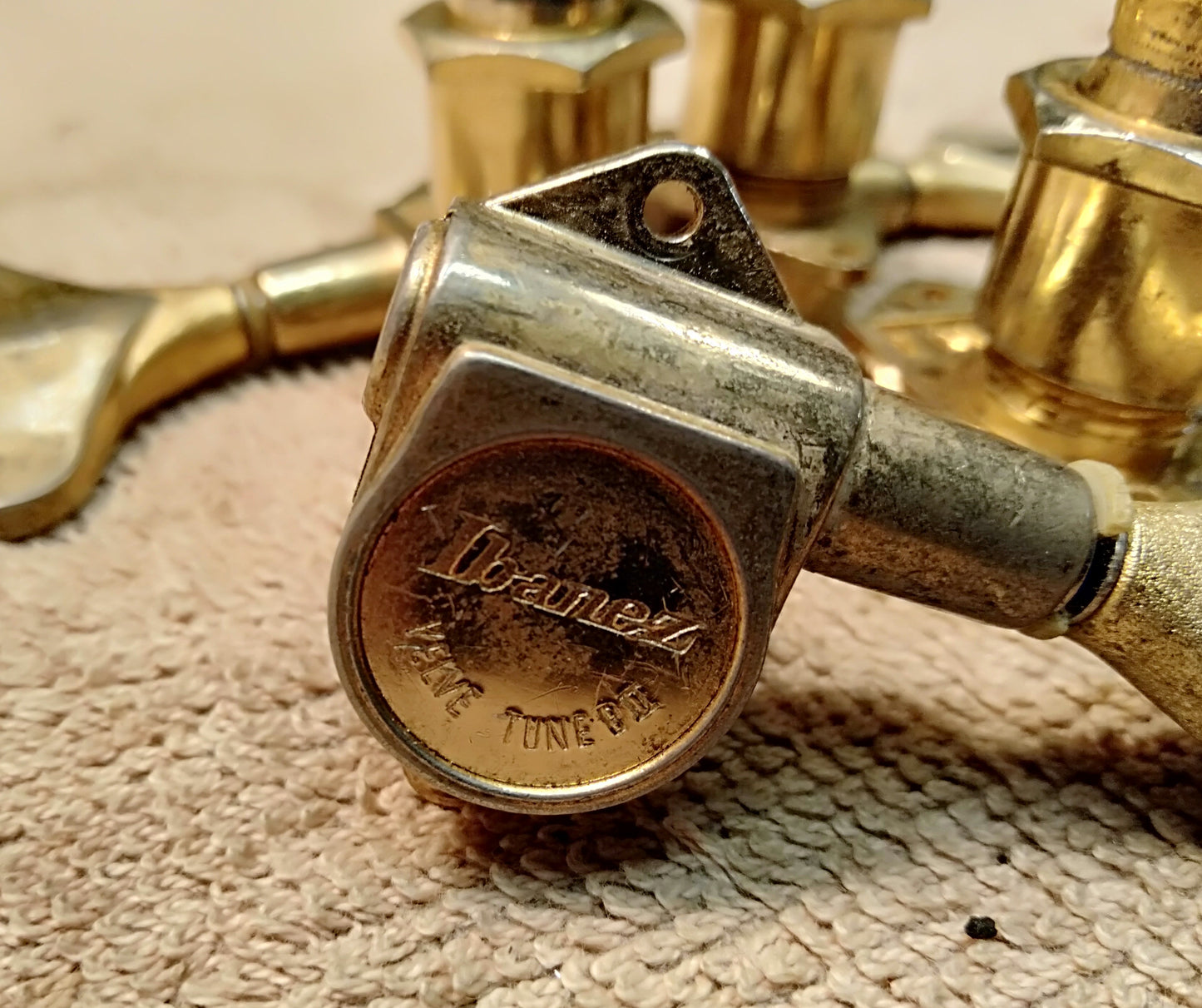 Ibanez bass tuners. 2nd hand