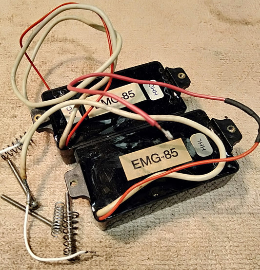 EMG-85 bass pickups. 2nd hand