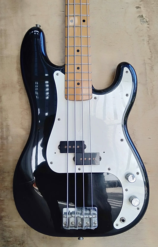 Fender P bass. 1988