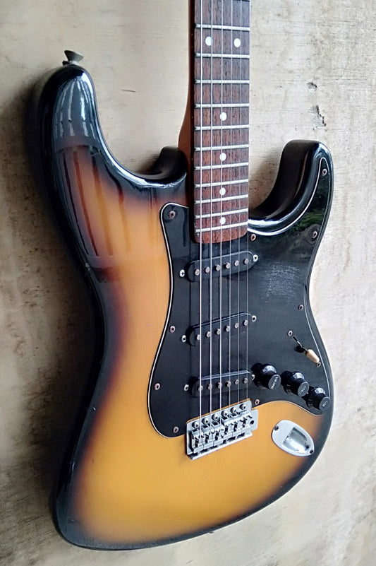 Aria Pro II ST-400. 1981