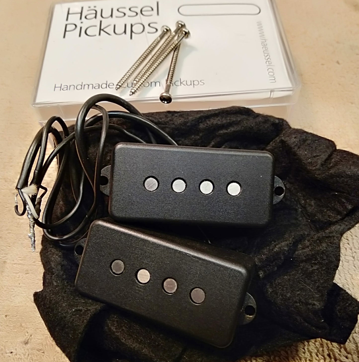 HÄUSSEL P bass pickup. NOS