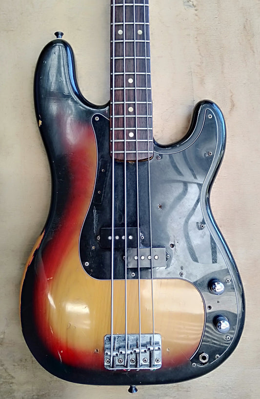 Fender P bass. 1974