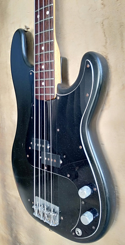 Fender P bass. 1979