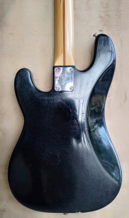 Fender P bass. 1979
