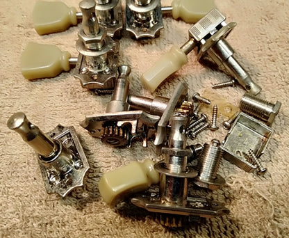 Gibson Deluxe tuners. 2nd hand