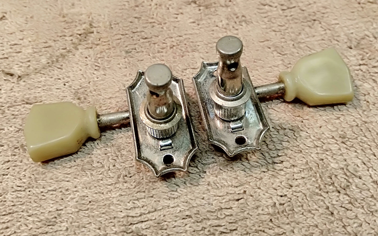 Gibson tuners. 2nd hand