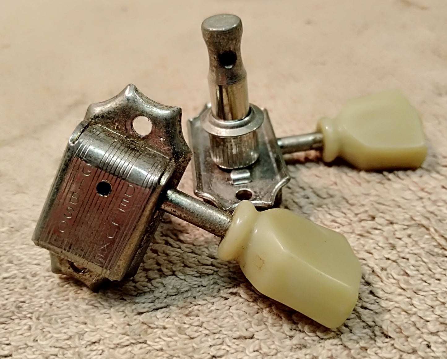 Gibson tuners. 2nd hand