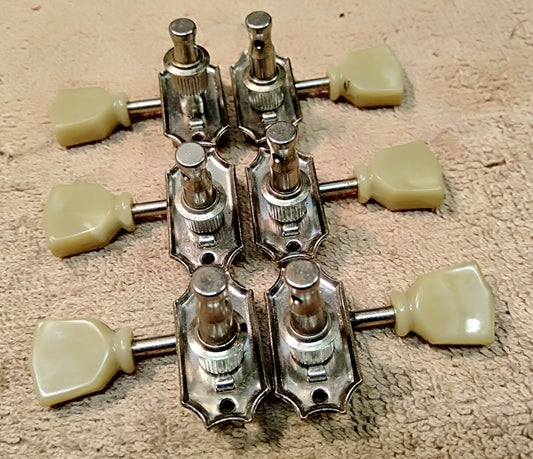 Gibson Deluxe tuners. 2nd hand