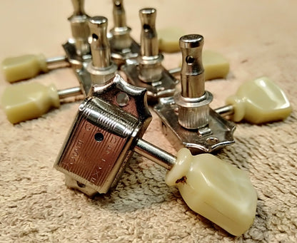 Gibson Deluxe tuners. 2nd hand