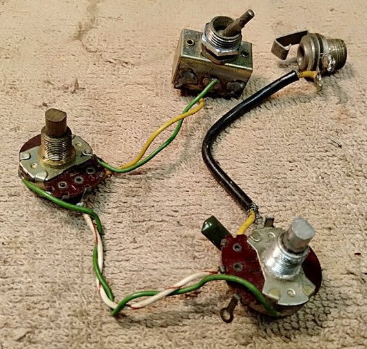 Vintage Japanese pots and wiring. 2nd hand