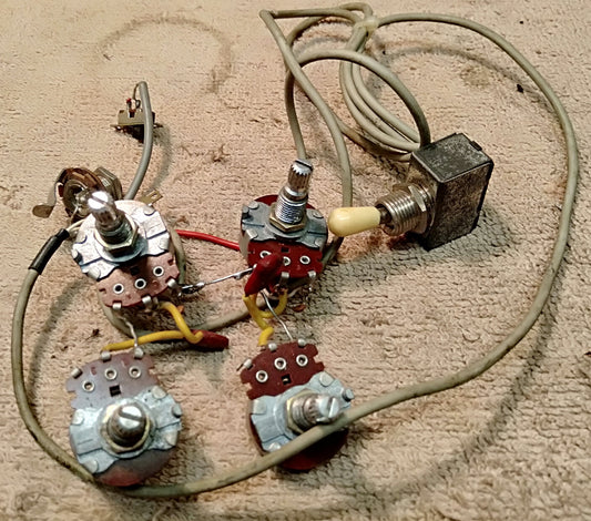 Vintage Japanese pots and wiring. 2nd hand