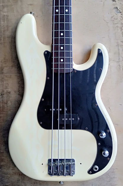Fender P bass. 1993