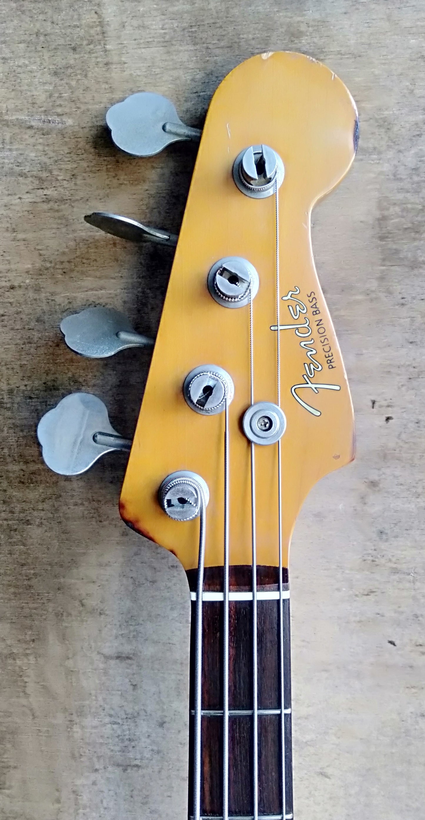 Fender P bass. 1993